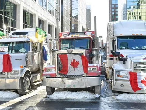 Thủ đô của Canada bị xe tải chiếm đóng... “phản đối việc tiêm phòng bắt buộc”