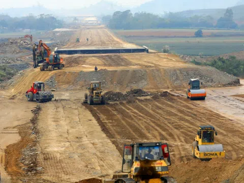 Cao tốc Bắc - Nam thiếu hơn 12 triệu m3 vật liệu đất đắp