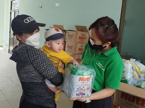 Quỹ Phát triển Tài năng Việt trao “Triệu phần quà san sẻ yêu thương” đến những hoàn cảnh khó khăn