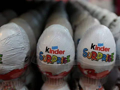 Bộ Công Thương rà soát lấy mẫu kiểm nghiệm kẹo trứng Kinder Surprise trẻ em