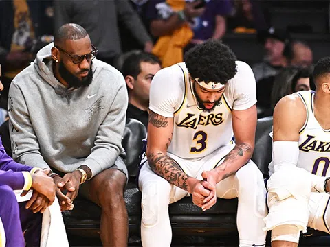 Los Angeles Lakers đã chính thức bị loại khỏi vòng playoffs