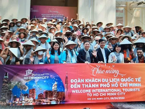 TP. Hồ Chí Minh mở cửa lại du lịch, đón đoàn du khách Hoa Kỳ 130 người