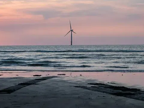 Trang trại điện gió ngoài khơi lớn nhất Đài Loan tạo ra nguồn điện đầu tiên
