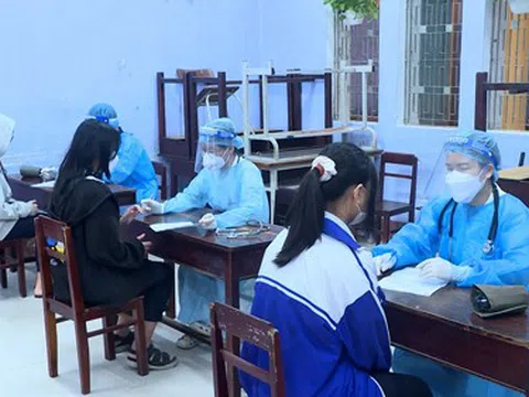 Thừa Thiên Huế đồng loạt tiêm vaccine COVID-19 cho trẻ từ 11 đến 12 tuổi