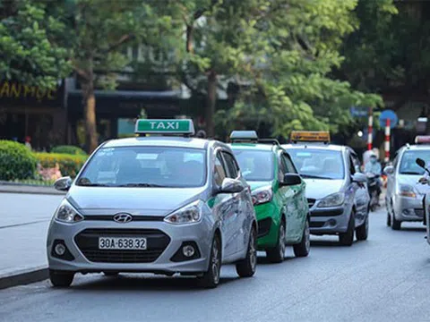 Đề xuất gia hạn nộp thuế, bảo hiểm, gỡ khó thiếu hụt lái xe taxi sau "bão dịch"