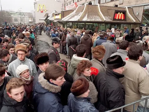 McDonald's rút khỏi Nga sau 32 năm do khủng hoảng Ukraine