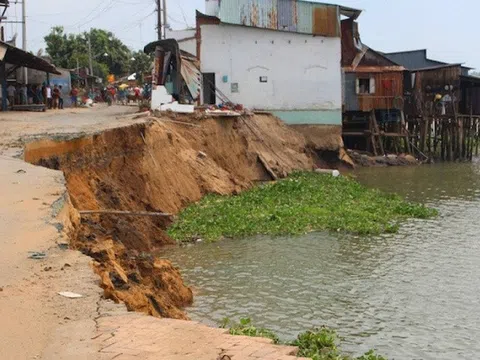 Không để sông miền Tây thêm “méo mó, dị dạng”