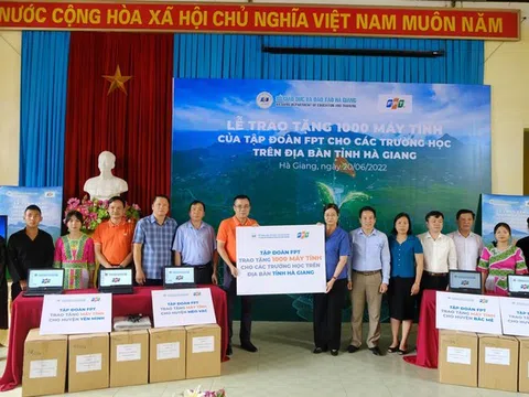 FPT trao tặng 1.000 máy tính cho học sinh tỉnh Hà Giang