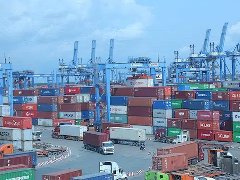 TP.HCM chính thức giảm phí hạ tầng cảng biển từ ngày 1/8
