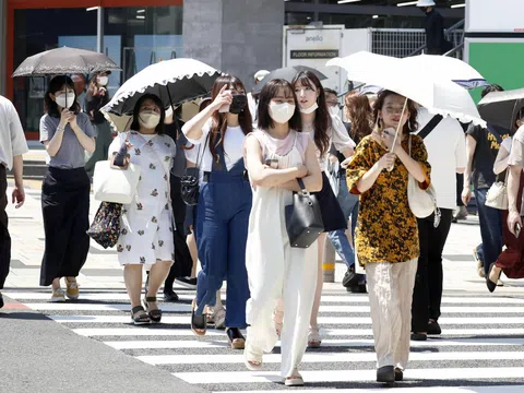 Các công ty bảo hiểm Nhật Bản bán bảo hiểm say nắng khi nhiệt độ tăng kỷ lục