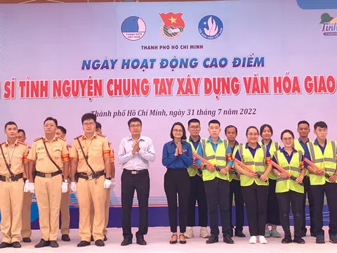 Thành đoàn TP.HCM: Phát động "Ngày hoạt động cao điểm "Chiến sĩ tình nguyện chung tay xây dựng văn hóa giao thông"