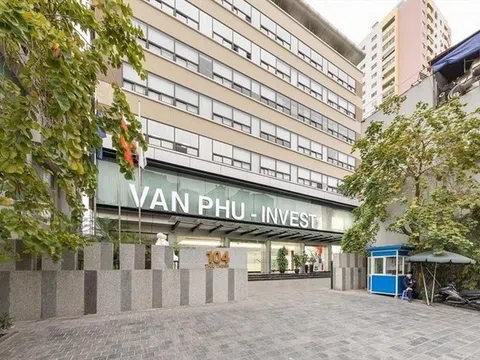 Mua chui hàng triệu cổ phiếu và tai tiếng của Văn Phú - Invest