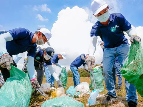 Nestlé Việt Nam tham gia làm sạch bãi biển góp phần giảm thiểu rác thải đại dương