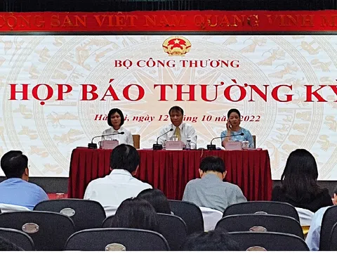 Bộ Công Thương nhận trách nhiệm việc nhiều cửa hàng xăng dầu đóng cửa