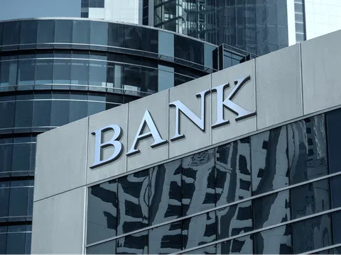 Chính phủ yêu cầu xử lý ngân hàng yếu kém