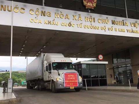 Xuất khẩu chính ngạch lô sầu riêng đầu tiên qua Cửa khẩu Kim Thành