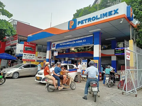 Thủ tướng Chính phủ yêu cầu ổn định thị trường xăng dầu, nhất là các cửa hàng bán xăng