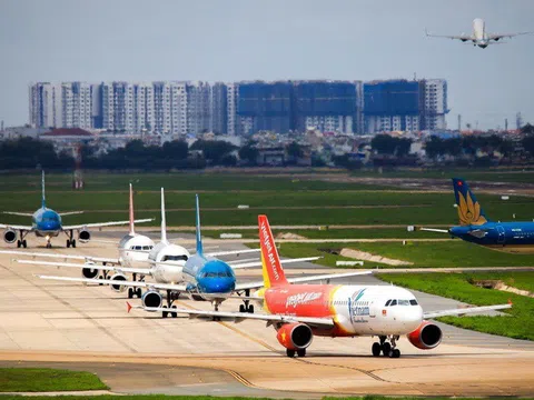 Sân bay Tân Sơn Nhất đón 120.000 khách/ngày vào cao điểm Tết Quý Mão 2023
