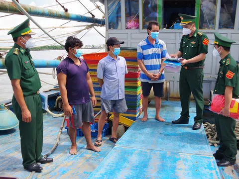 Bộ đội biên phòng Cà Mau tăng cường chống buôn lậu trên biển