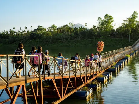 Sắc Xuân làng hoa giấy Thanh Tiên