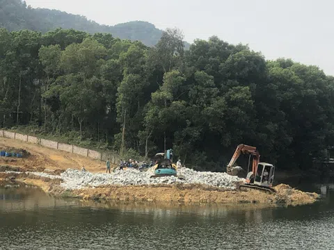 Hà Nội: Môi trường bị ảnh hưởng vì hồ Đá Dựng ô nhiễm, người dân kêu cứu