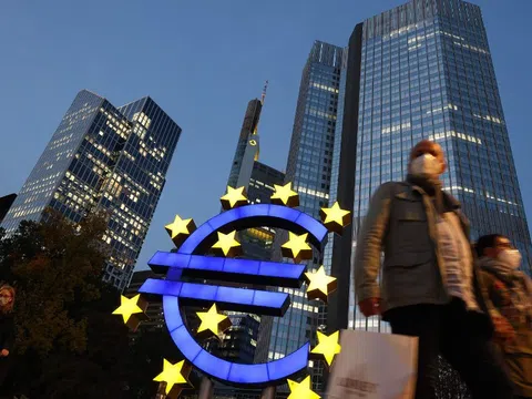 Ngân hàng Trung ương châu Âu tiếp tục tăng lãi suất lần thứ 6