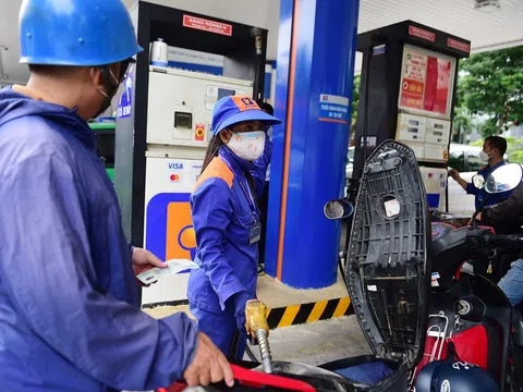 Giá xăng, dầu đồng loạt giảm