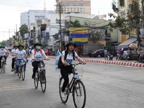 Ngành điện miền Nam hưởng ứng Giờ Trái đất thiết thực, hiệu quả