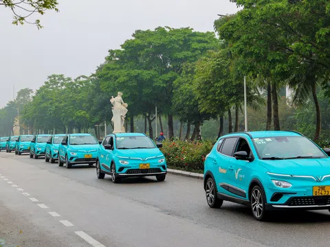 So sánh giá cước taxi truyền thống với taxi điện VinFast