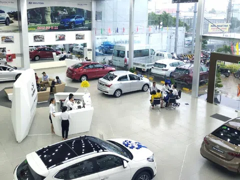 Sức mua yếu, doanh số bán ô tô tại Việt Nam sụt giảm