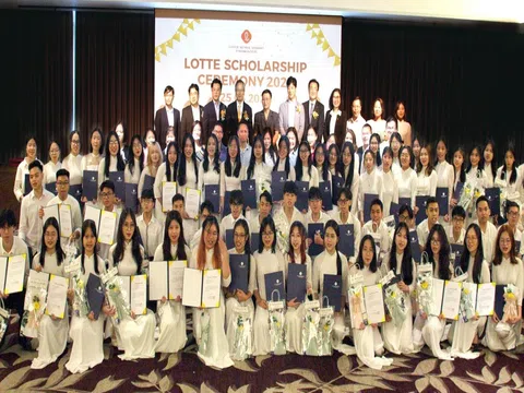 Quỹ học bổng Lotte Foundation trao 76 suất học bổng cho sinh viên xuất sắc tại Hà Nội