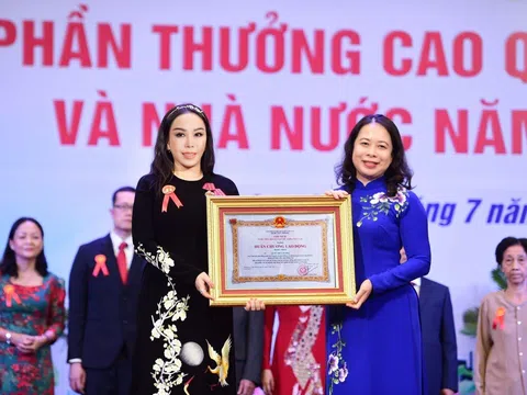 Phó Chủ tịch Tập đoàn KN Holdings đón nhận Huân chương Lao động hạng Nhất