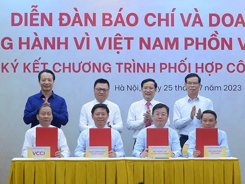 Báo chí - doanh nghiệp đồng hành 'nâng' văn hóa kinh doanh và truyền thông