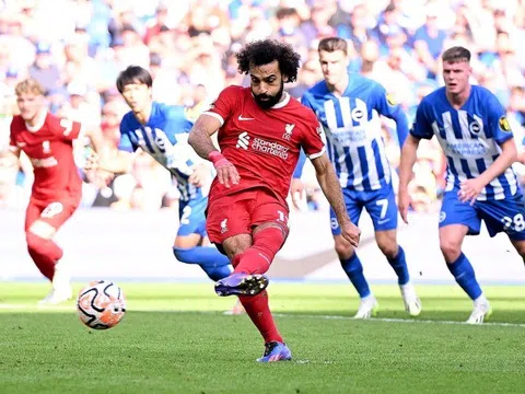 Liverpool chia điểm dù Salah lập cú đúp trong trận gặp Brighton