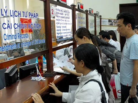 Hà Nội: Người dân ngồi nhà chỉ mất 2-3 phút để được cấp phiếu lý lịch tư pháp trên VNeID