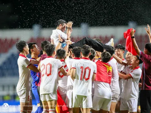 HLV Hoàng Anh Tuấn chấm dứt sớm hợp đồng với Liên đoàn Bóng đá Việt Nam