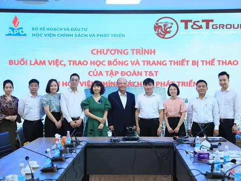 T&T Group tặng trang thiết bị thể thao và trao học bổng cho sinh viên Học viện chính sách và Phát triển