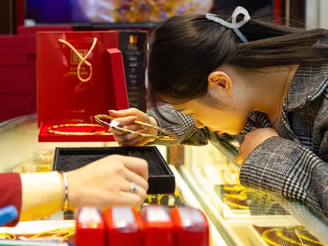 Giá vàng hôm nay 12/6: Bất ngờ tăng mạnh