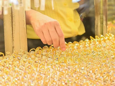 Giá vàng hôm nay 3/7/2025: Tăng, giảm trái chiều