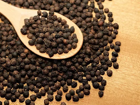 Giá tiêu hôm nay 4/7/2025: Giảm nhẹ còn 142.000–145.000 đồng/kg sau chuỗi tăng