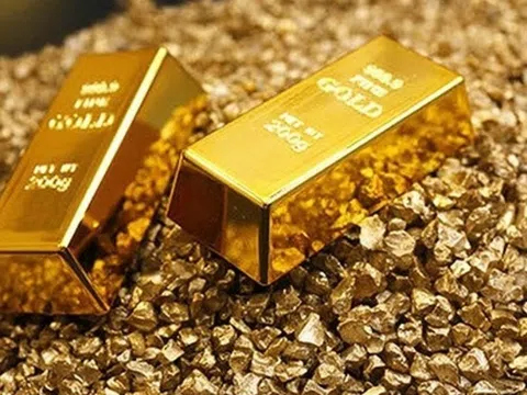 Giá vàng hôm nay 15/7/2025: SJC giữ vững mốc 121,5 triệu đồng/lượng