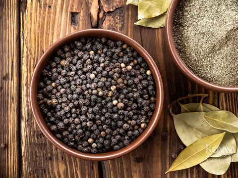 Giá tiêu hôm nay 17/8/2025: Trong nước giảm nhẹ, thế giới trái chiều với Indonesia đi xuống