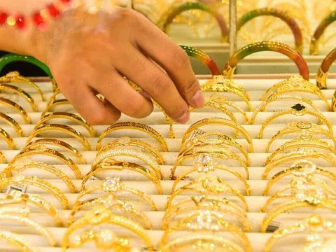 Giá vàng hôm nay 25/8/2025: Điều chỉnh nhẹ sáng đầu tuần