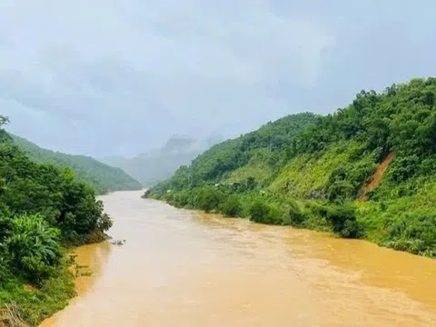 Thanh Hóa phát cảnh báo lũ trên sông, nhiều tuyến tỉnh lộ bị sạt lở