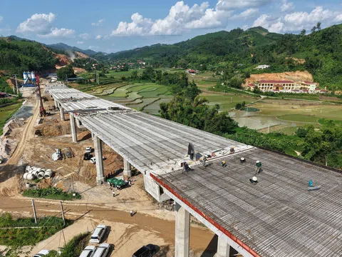 Cổ phiếu Đầu tư công giữ lửa cho thị trường