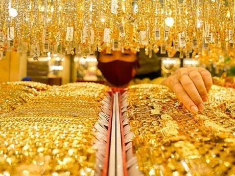 Giá vàng hôm nay 16/10/2025: Sốc giá vàng nhẫn lập đỉnh mới trên 152 triệu đồng/ lượng