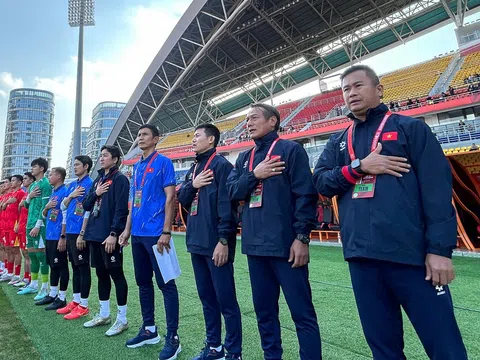 HLV Đinh Hồng Vinh hài lòng với nỗ lực của các cầu thủ U22 Việt Nam trận gặp U22 Uzbekistan