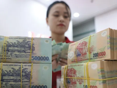 NIM tạo đáy, ngân hàng “cân não” giữa duy trì lãi suất cho vay thấp và chi phí huy động tăng