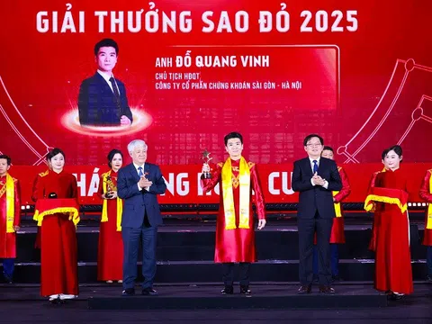 Doanh nhân Đỗ Quang Vinh được vinh danh "Top 10 Giải thưởng Sao Đỏ 2025"