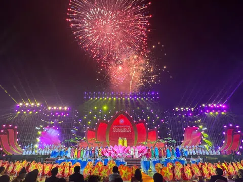 Quảng Ninh: Chuỗi sự kiện tháng 12 tạo "cú hích" cho du lịch di sản và kinh tế đêm